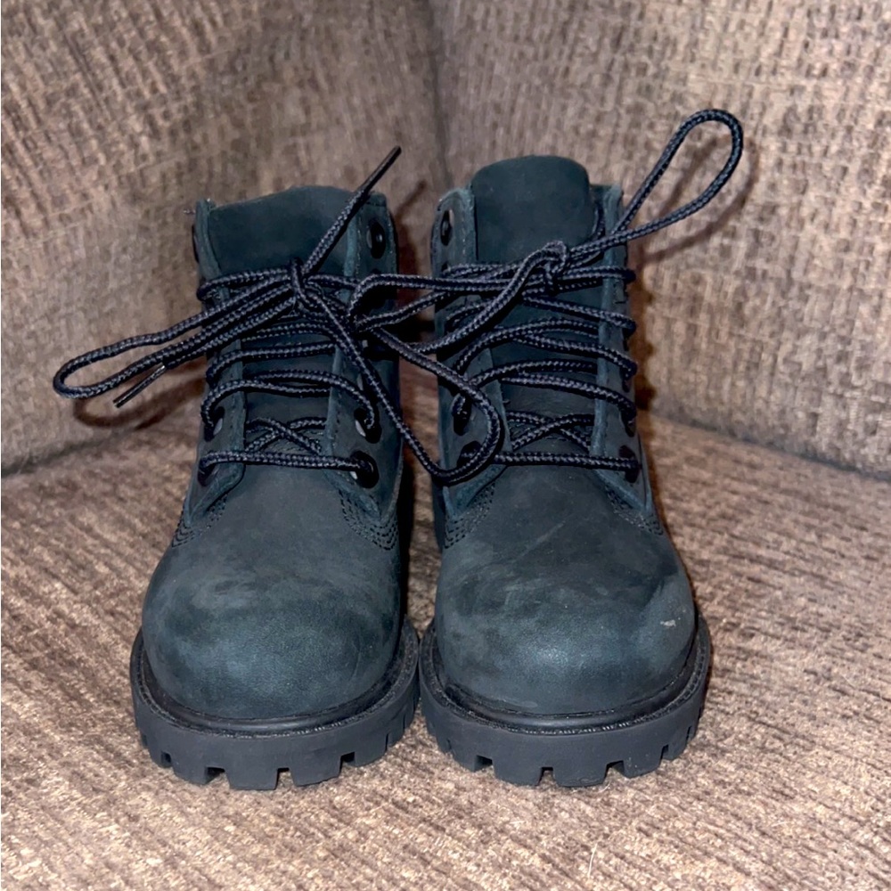 Kids Timberlands kids size 5